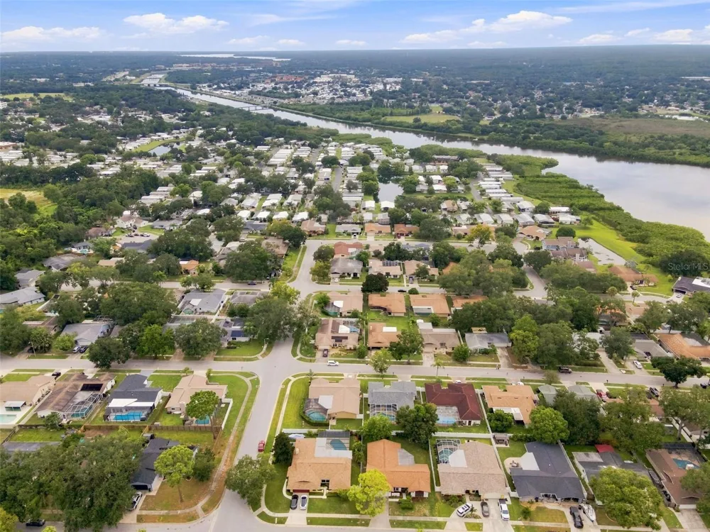 203 HILLCREST DRIVE Safety Harbor, FL 34695