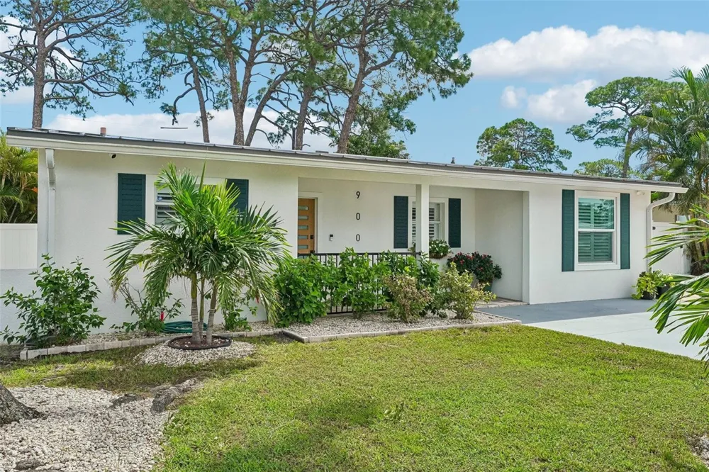 9001 BAY STREET NE St Petersburg, FL 33702