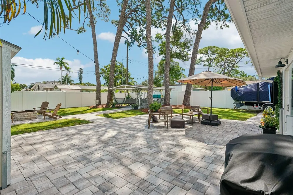 9001 BAY STREET NE St Petersburg, FL 33702