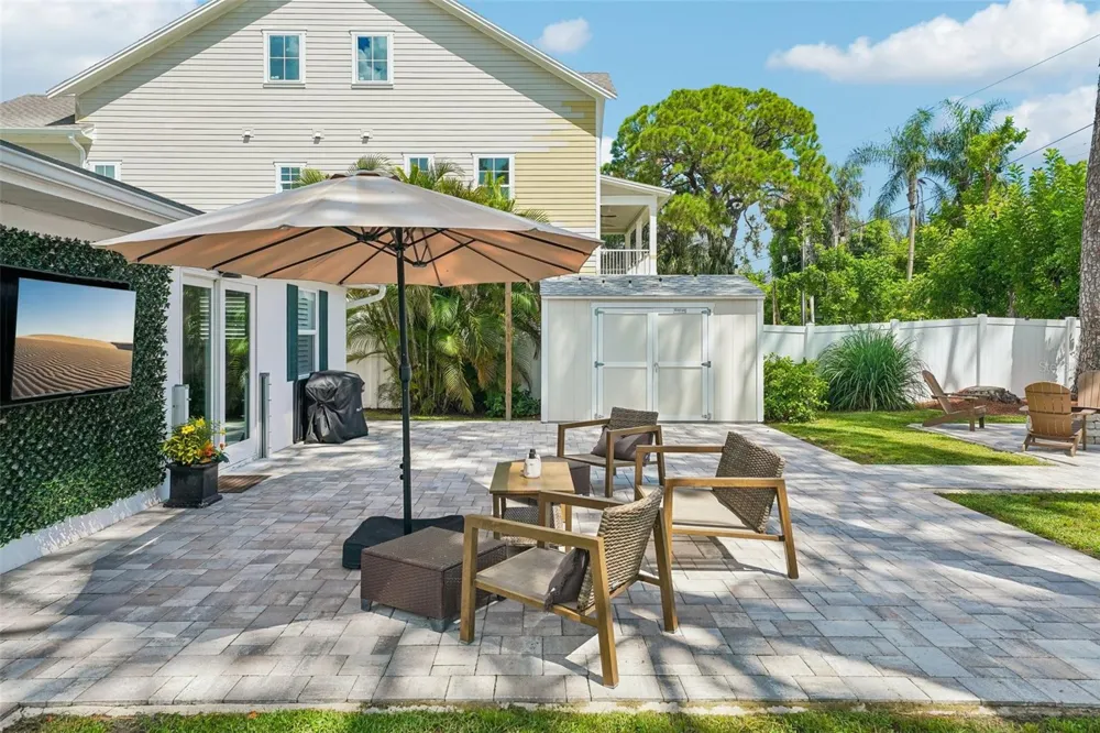 9001 BAY STREET NE St Petersburg, FL 33702
