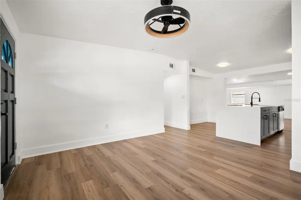 9596 GROVELAND STREET Seminole, FL 33772
