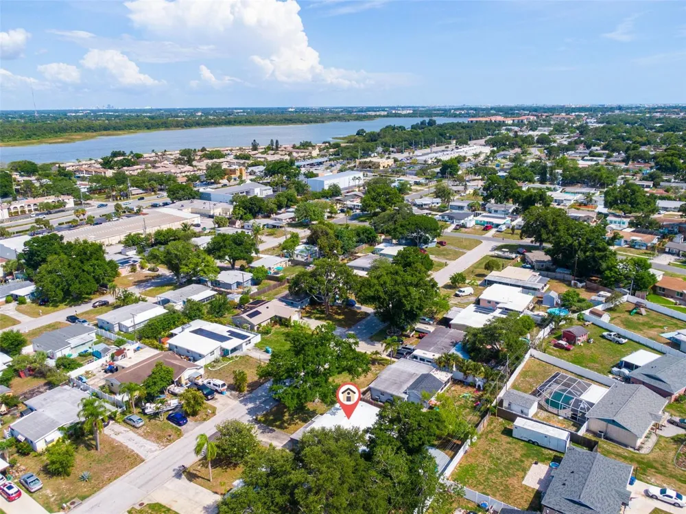 9596 GROVELAND STREET Seminole, FL 33772