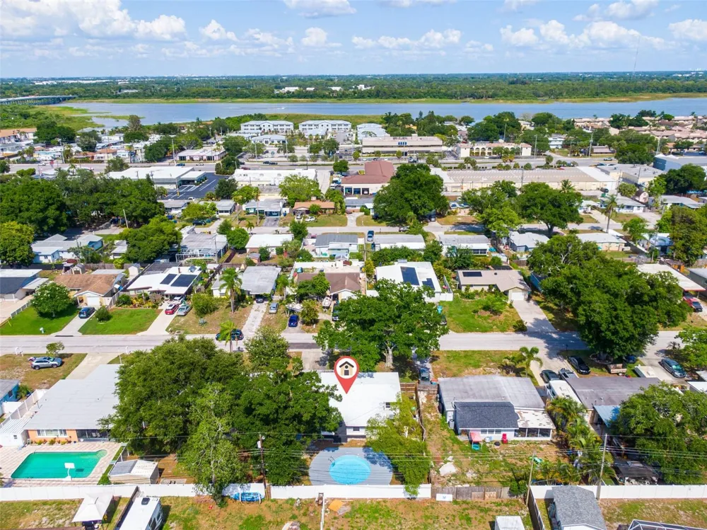 9596 GROVELAND STREET Seminole, FL 33772