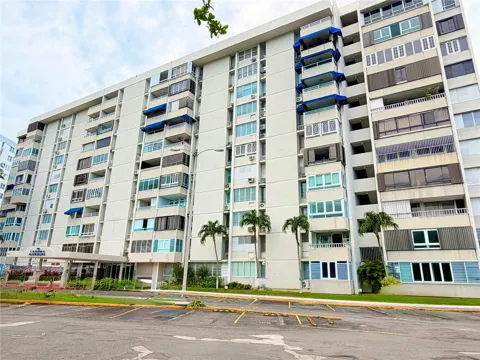 Cond. Laguna Gardens 2 AVE LAGUNA #7A