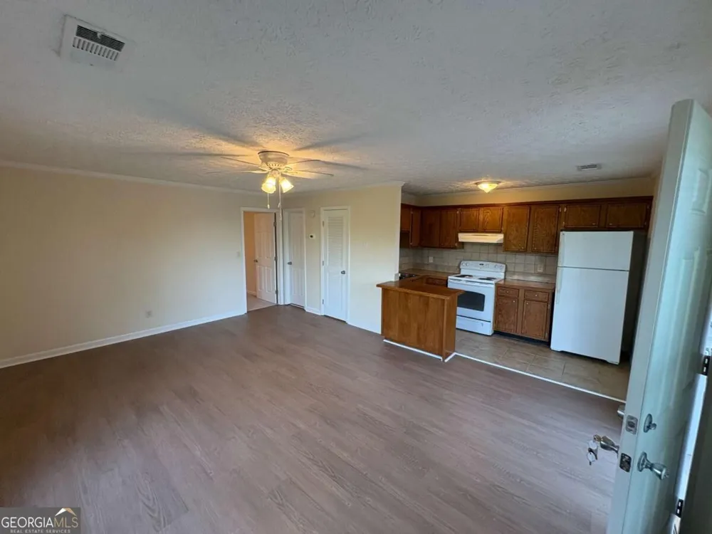 3749 Old Plainview R Oakwood, GA 30566