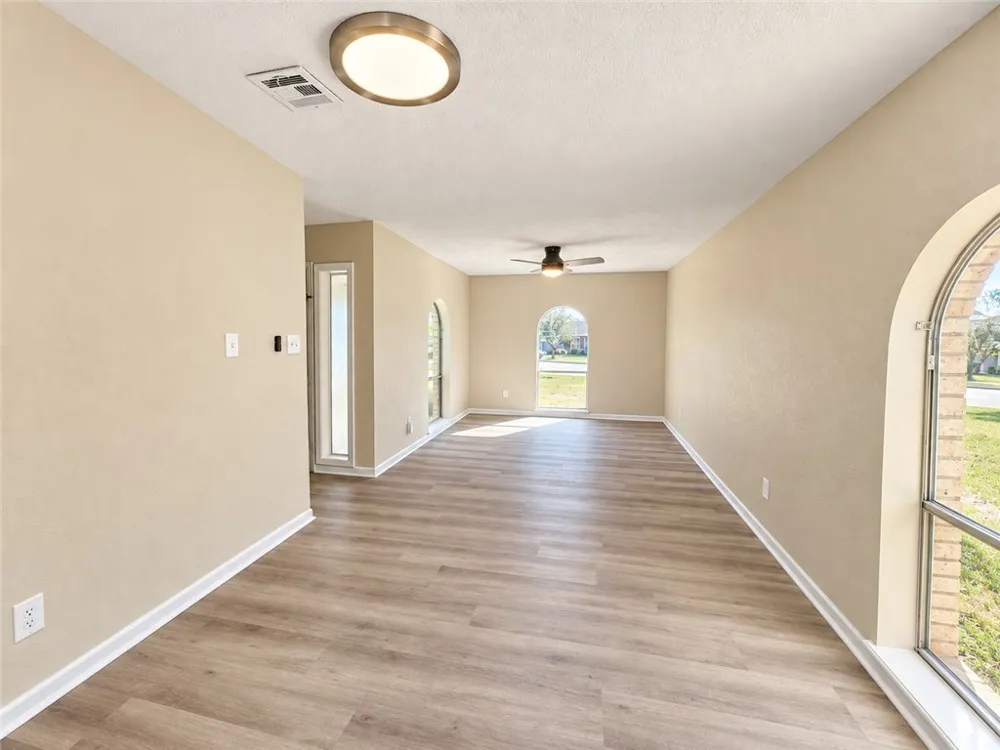 4702 Coventry Corpus Christi, TX 78411