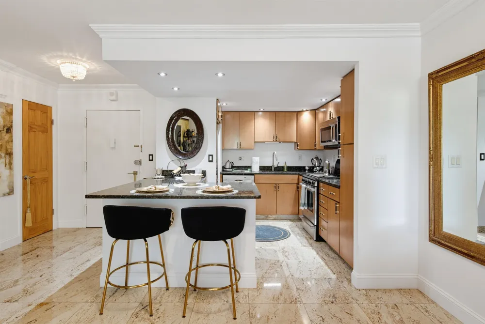 1203 RIVER RD Edgewater, NJ 07020