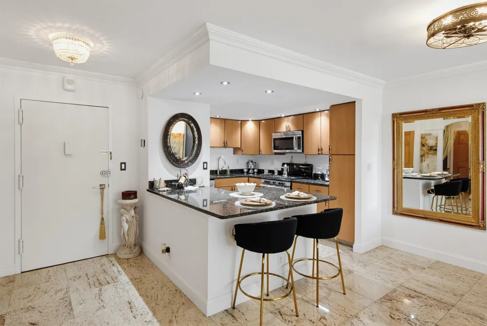 1203 RIVER RD Edgewater, NJ 07020