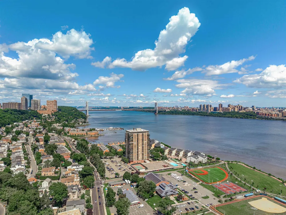 1203 RIVER RD Edgewater, NJ 07020