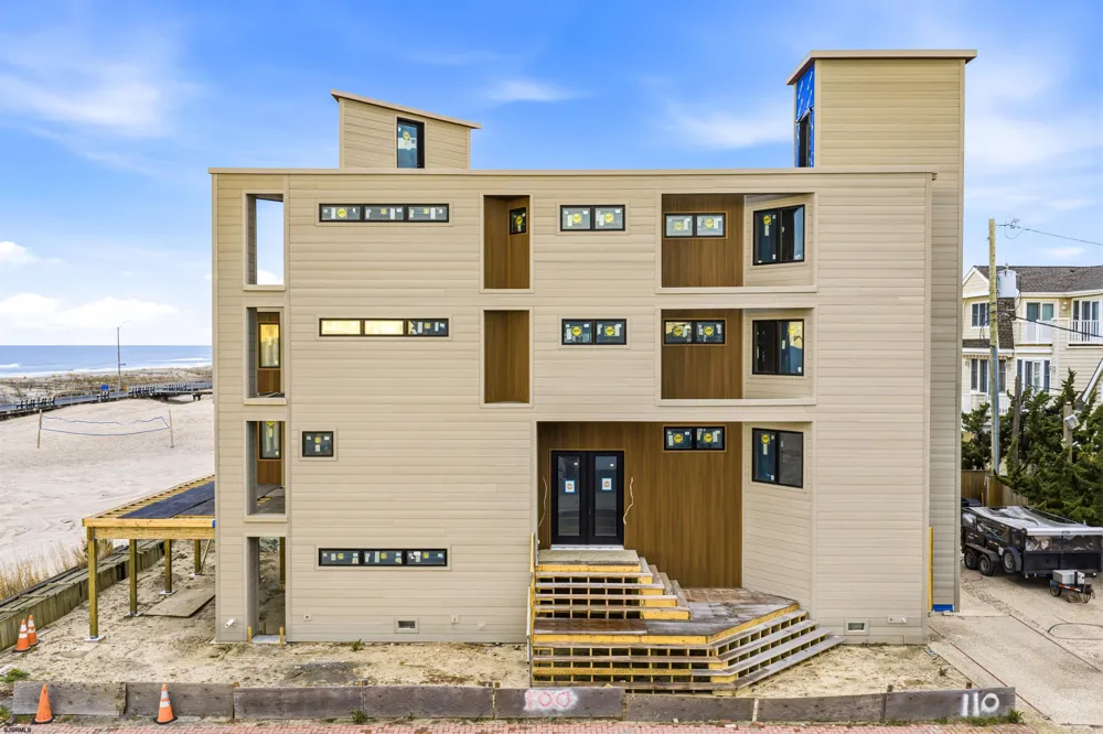 110 S Philadelphia Ave Ventnor, NJ 08406