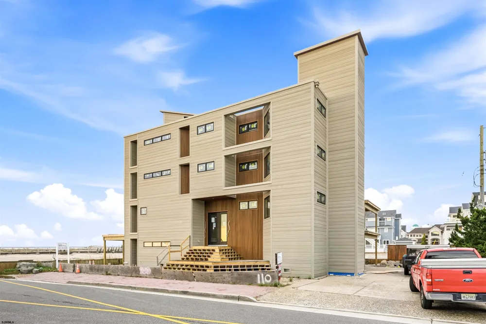 110 S Philadelphia Ave Ventnor, NJ 08406