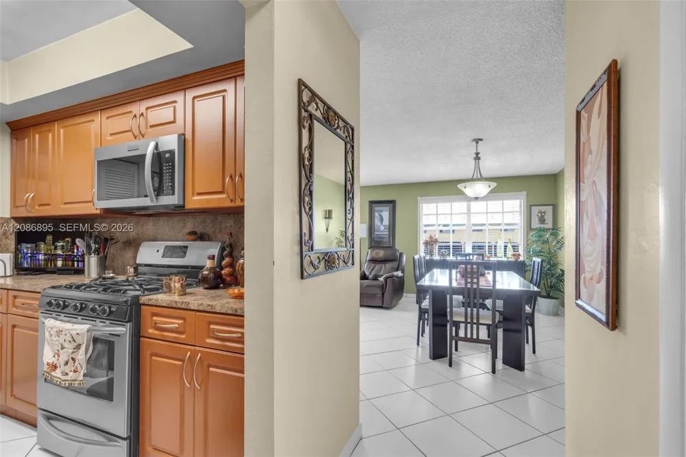 1300 W 53rd St #20 Hialeah, FL 33012