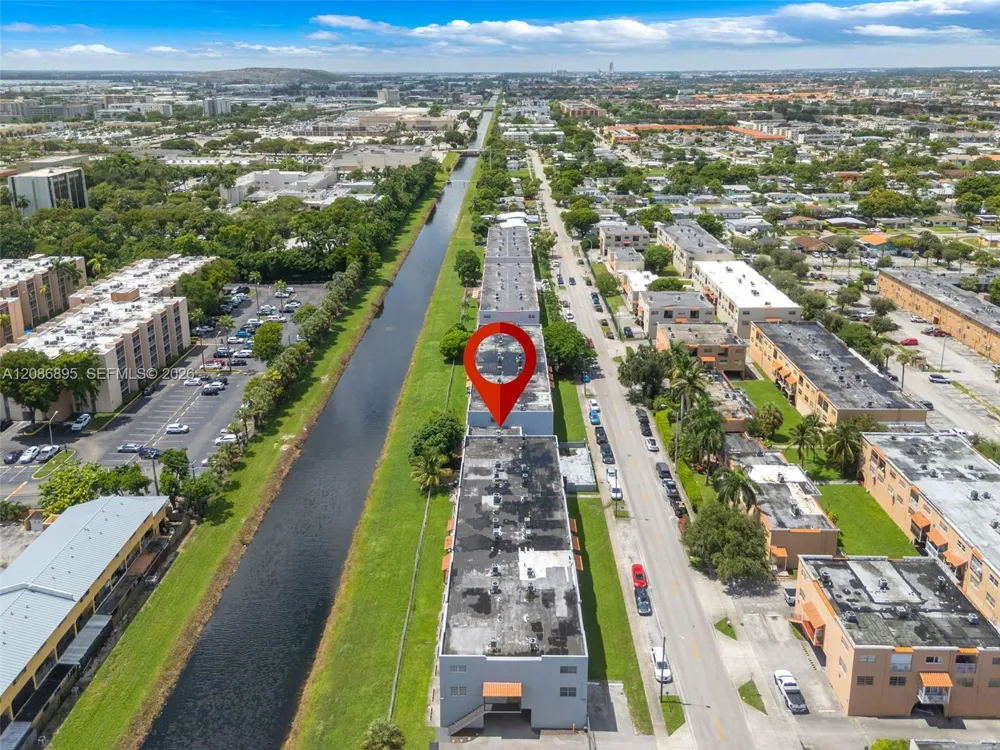 1300 W 53rd St #20 Hialeah, FL 33012