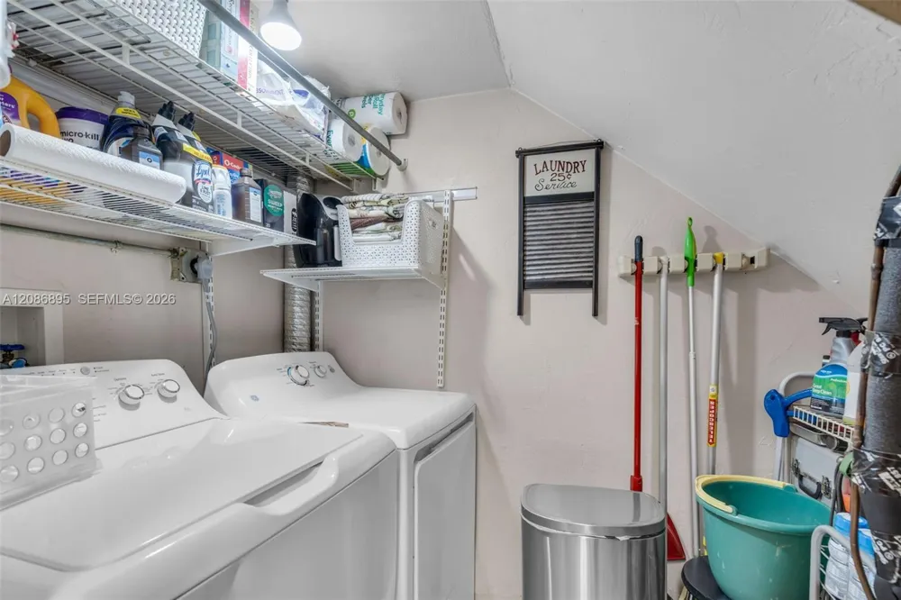 1300 W 53rd St #20 Hialeah, FL 33012