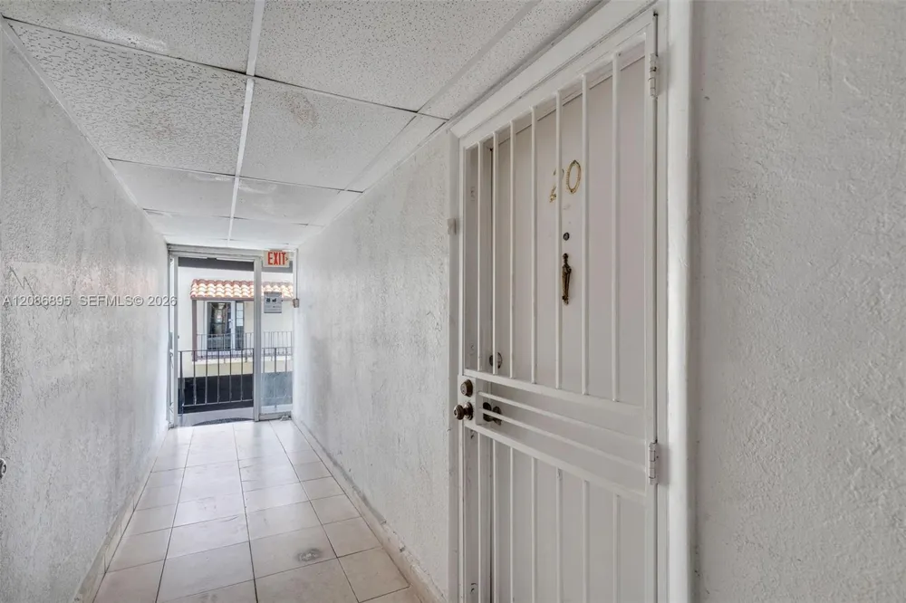 1300 W 53rd St #20 Hialeah, FL 33012
