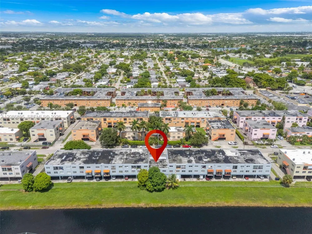 1300 W 53rd St #20 Hialeah, FL 33012
