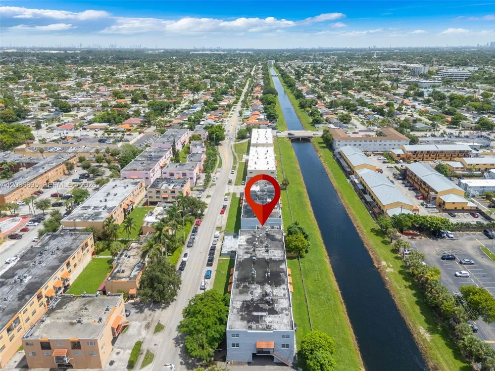 1300 W 53rd St #20 Hialeah, FL 33012