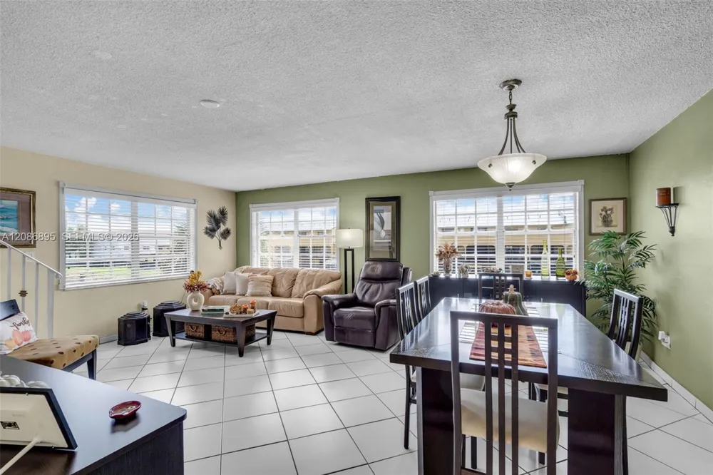 1300 W 53rd St #20 Hialeah, FL 33012