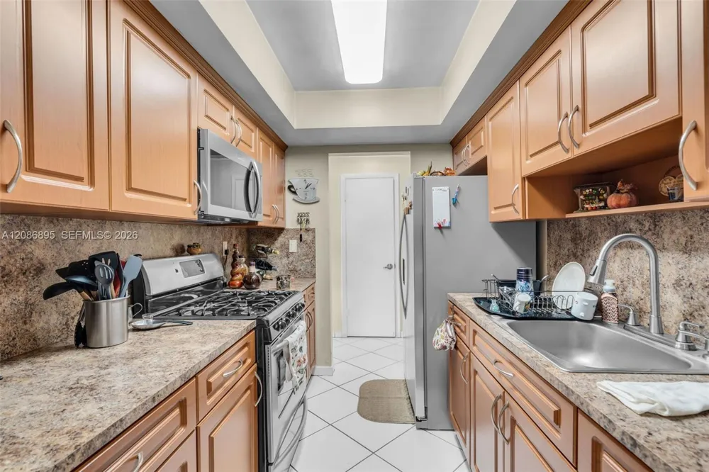 1300 W 53rd St #20 Hialeah, FL 33012