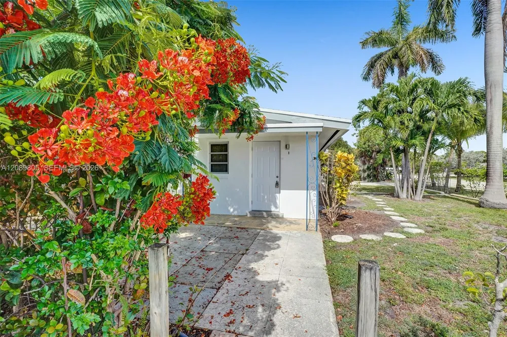 2416 SE 2nd St #1 Pompano Beach, FL 33062