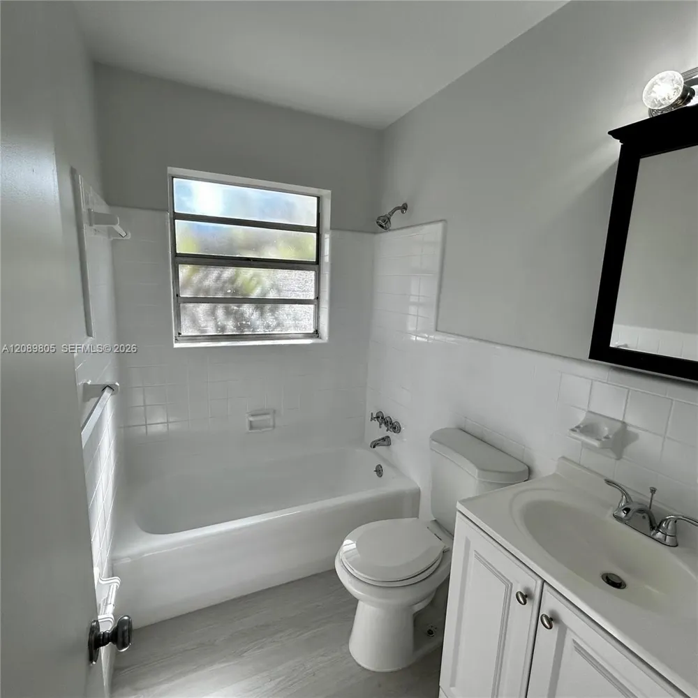 2416 SE 2nd St #1 Pompano Beach, FL 33062