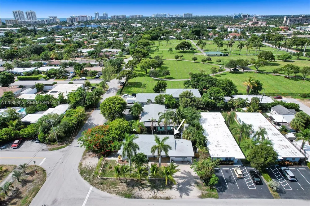 2416 SE 2nd St #1 Pompano Beach, FL 33062
