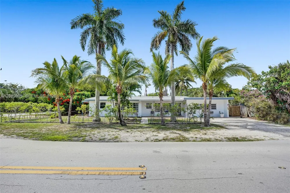 2416 SE 2nd St #1 Pompano Beach, FL 33062