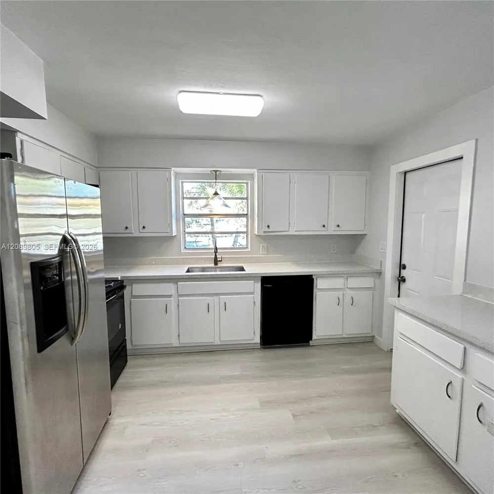 2416 SE 2nd St #1 Pompano Beach, FL 33062