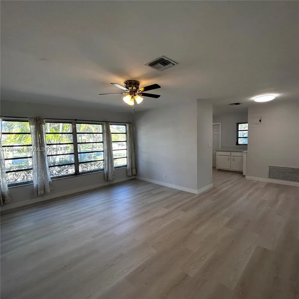 2416 SE 2nd St #1 Pompano Beach, FL 33062