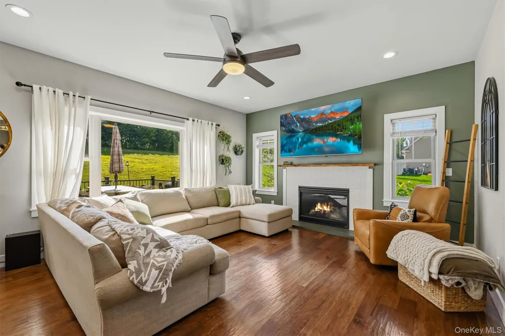 34 Boville Court Chester, NY 10918