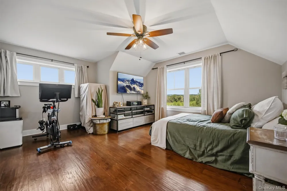 34 Boville Court Chester, NY 10918