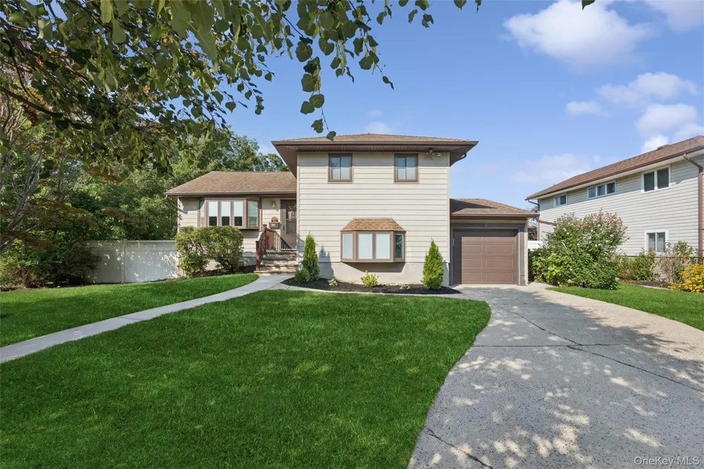 52 Narcissus Avenue Jericho, NY 11753