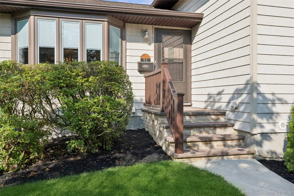 52 Narcissus Avenue Jericho, NY 11753