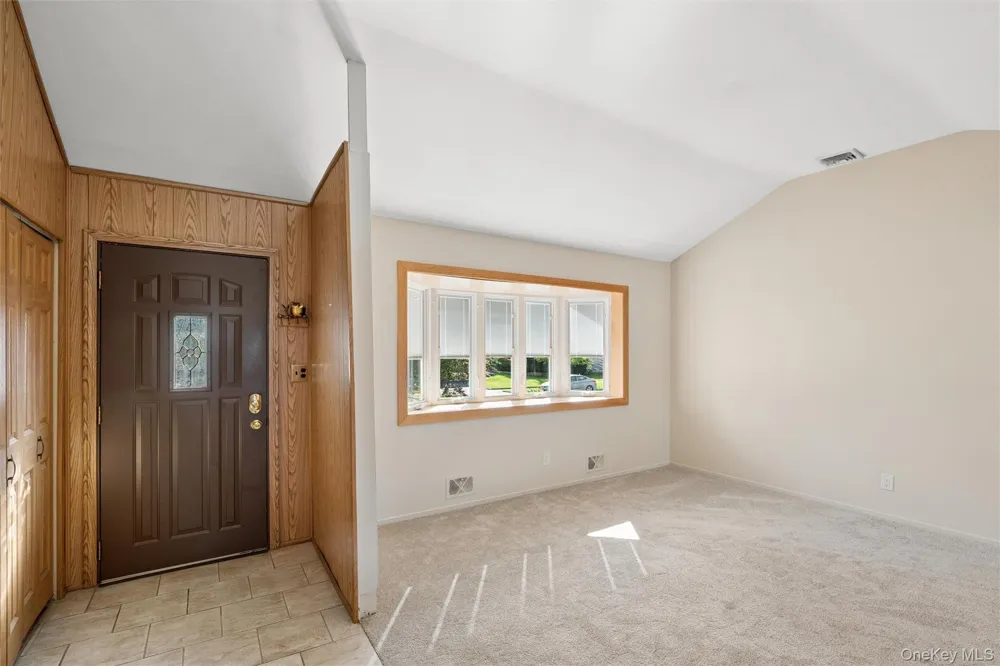 52 Narcissus Avenue Jericho, NY 11753