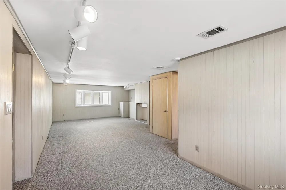 52 Narcissus Avenue Jericho, NY 11753
