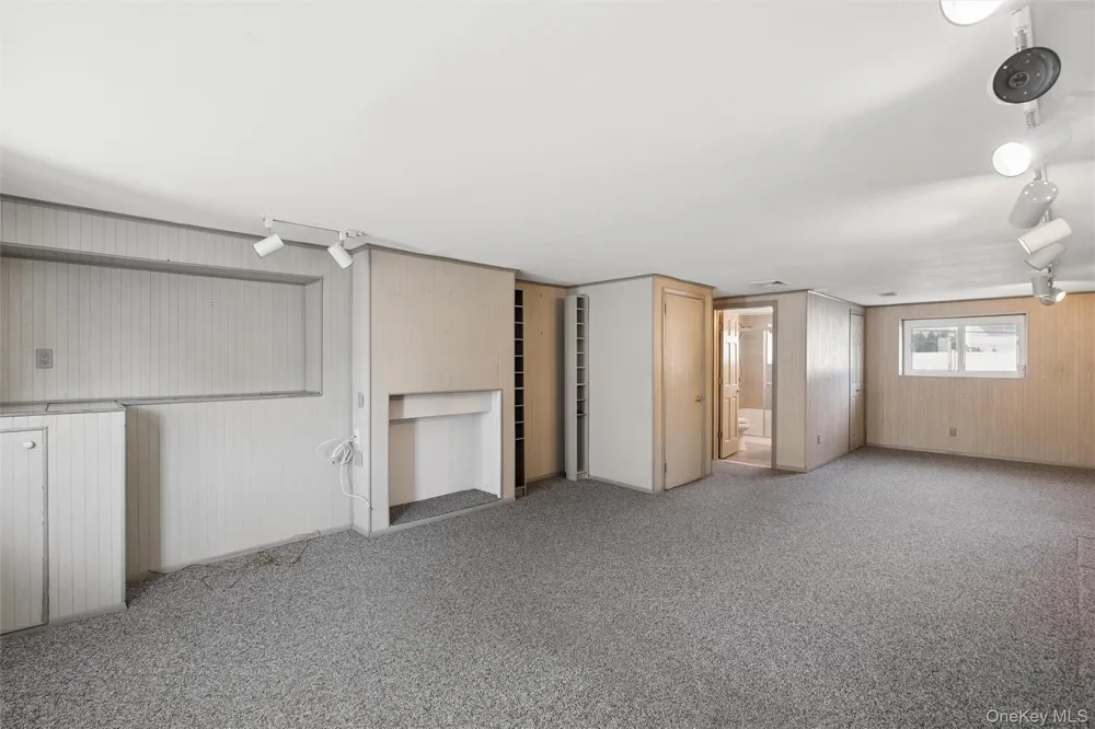 52 Narcissus Avenue Jericho, NY 11753