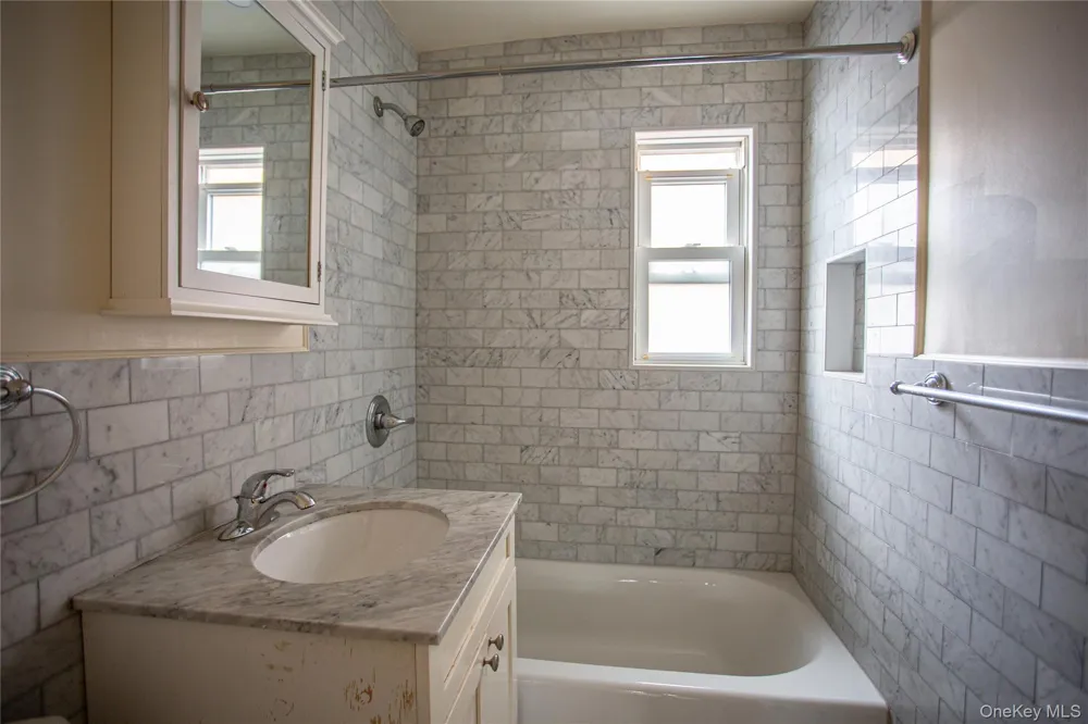 765 Shore Road #1L Long Beach, NY 11561