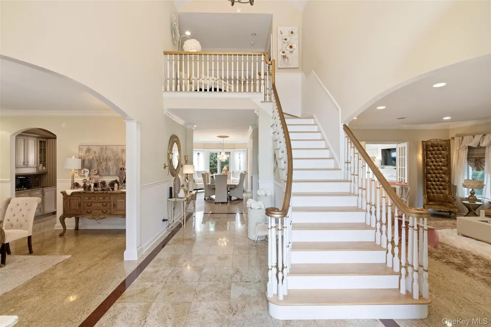 15 Peppermill Lane Dix Hills, NY 11746