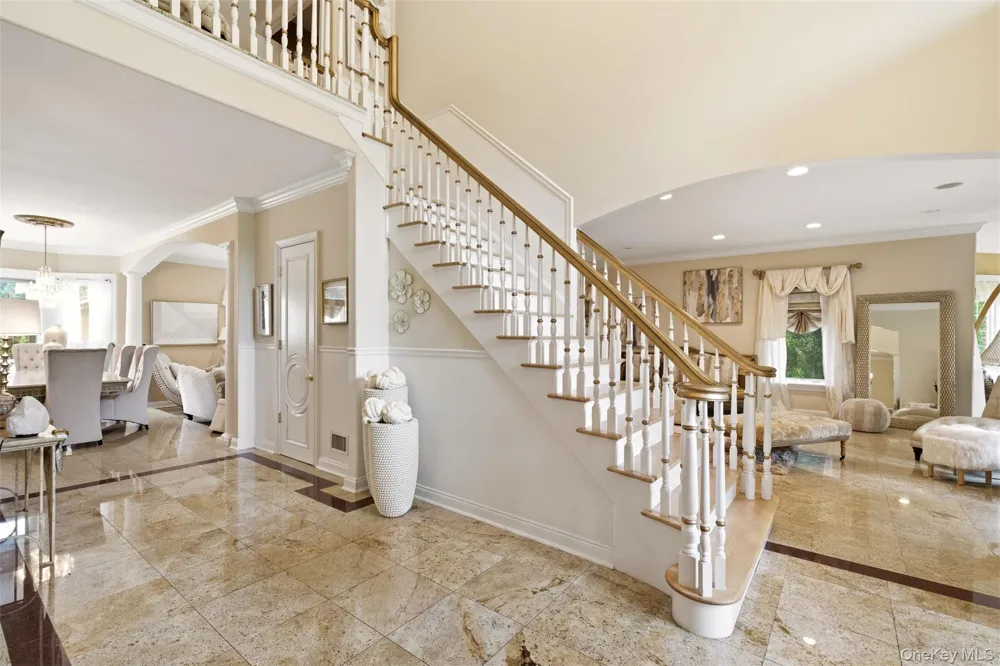 15 Peppermill Lane Dix Hills, NY 11746