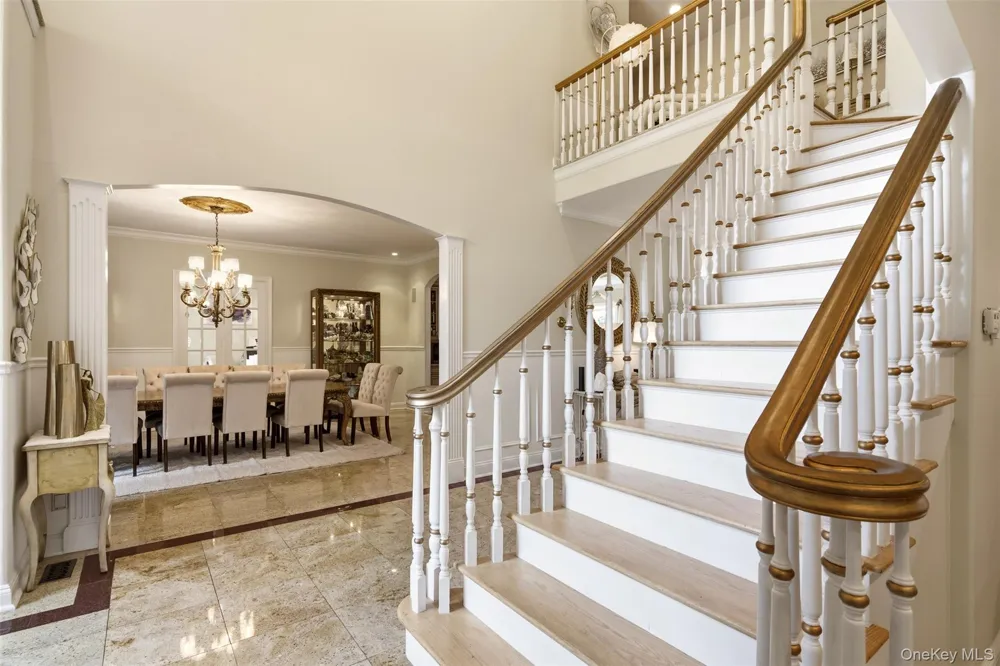15 Peppermill Lane Dix Hills, NY 11746