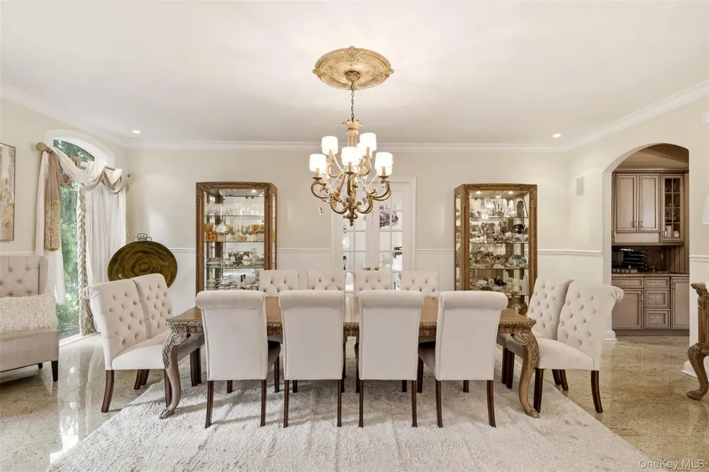 15 Peppermill Lane Dix Hills, NY 11746
