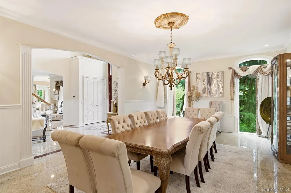 15 Peppermill Lane Dix Hills, NY 11746