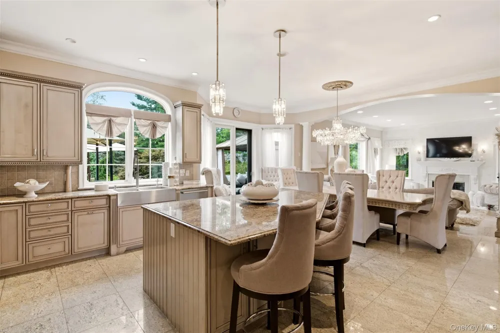 15 Peppermill Lane Dix Hills, NY 11746