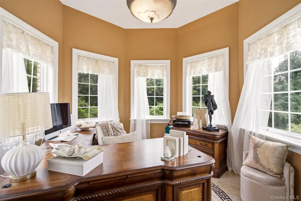 15 Peppermill Lane Dix Hills, NY 11746