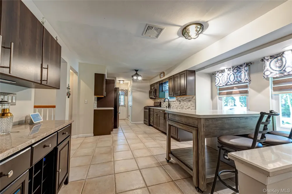 40 Golf Club Circle Manorville, NY 11949