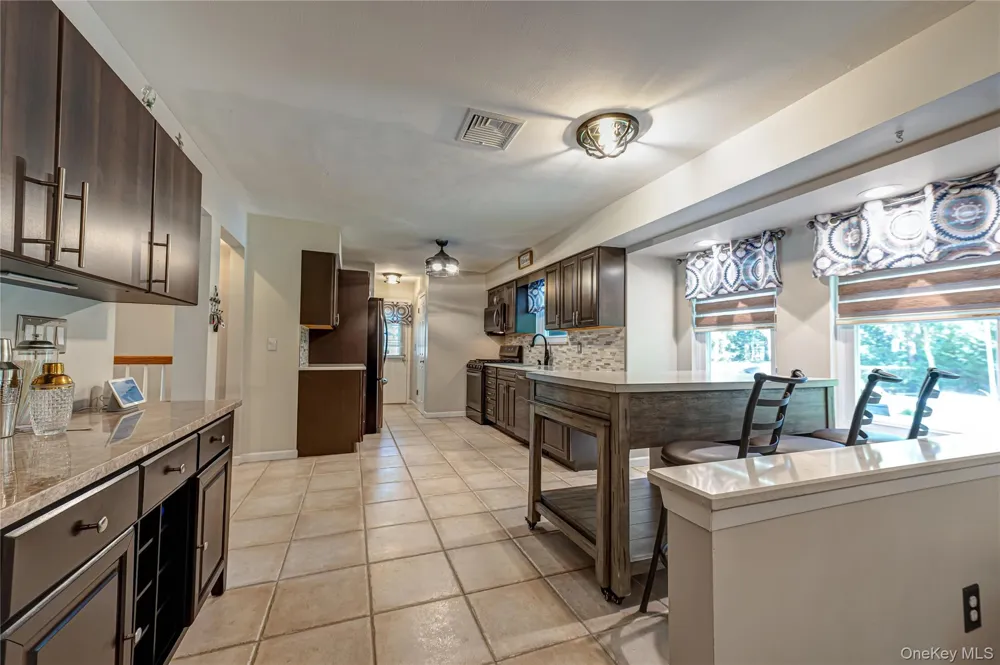 40 Golf Club Circle Manorville, NY 11949