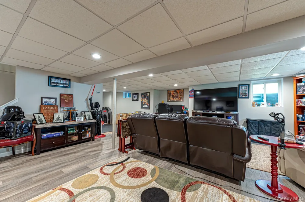 40 Golf Club Circle Manorville, NY 11949