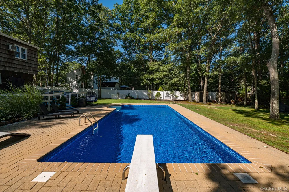 40 Golf Club Circle Manorville, NY 11949