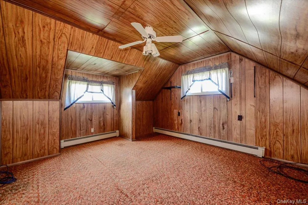 957 Fulton Avenue Lindenhurst, NY 11757