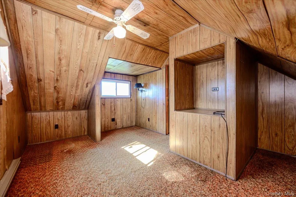 957 Fulton Avenue Lindenhurst, NY 11757